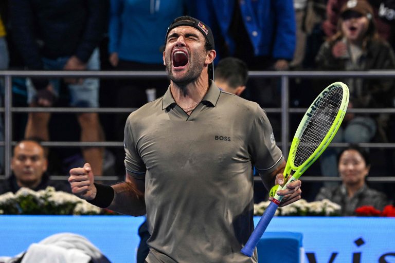 Matteo Berrettini étourdie Novak Djokovic dans le Qatar Open du premier tour