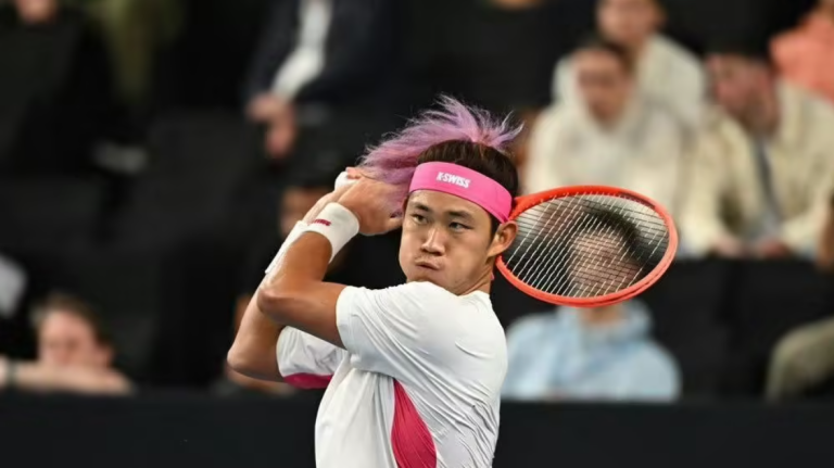 Mettshi Perricard élimine Zhang Zhizhen aux championnats ATP Dubai