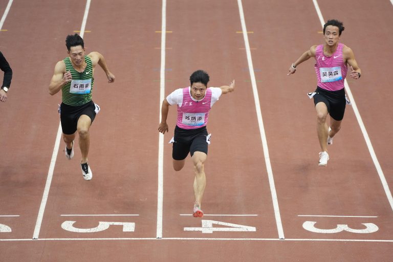 SU Bingtian en Chine remporte la dernière course de carrière de 60m en 6,65
