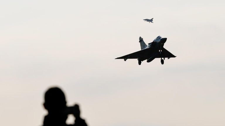 Taiwan, 41 jets and 9 Chinese war ships around the island