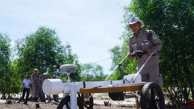 The US freezes aid, suspended smoking in Vietnam