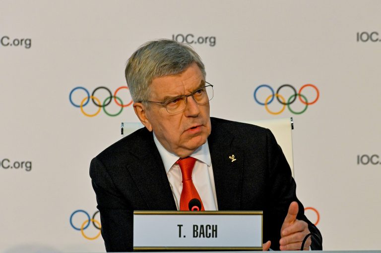 Bach souligne l&rsquo;unité, la neutralité politique avant la course présidentielle du CIO