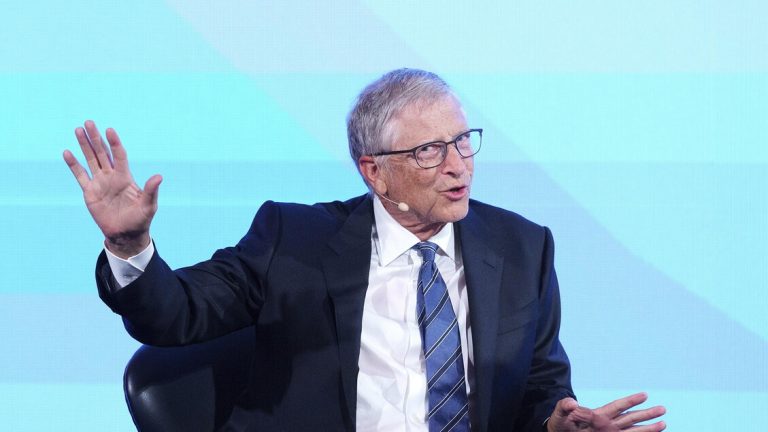 Bill Gates in India, meetings with ministers and governors