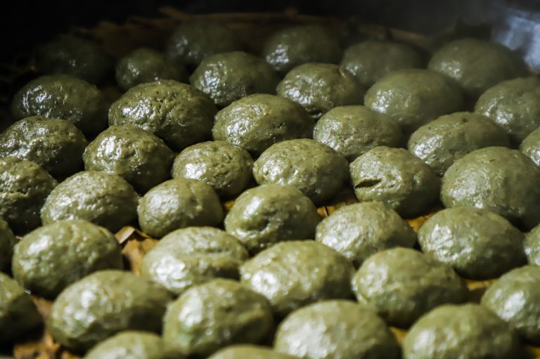 Cake Qingming: la délicatesse festive de Guizhou Tujia