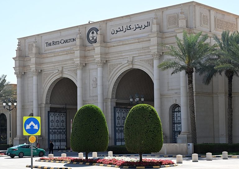 Experts: Long Road vers un cessez-le-feu de Russie-Ukraine après les discussions sur Riyad