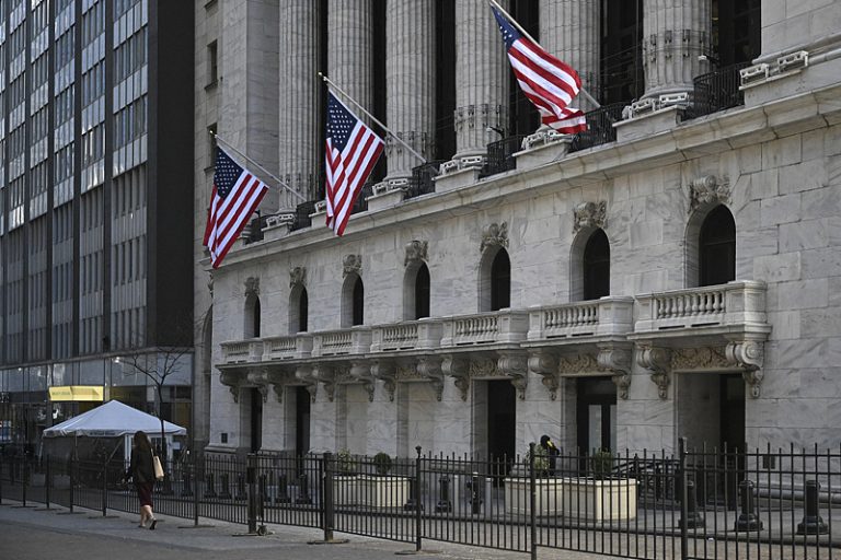 La confiance des consommateurs américains tombe pour le 4e mois consécutif