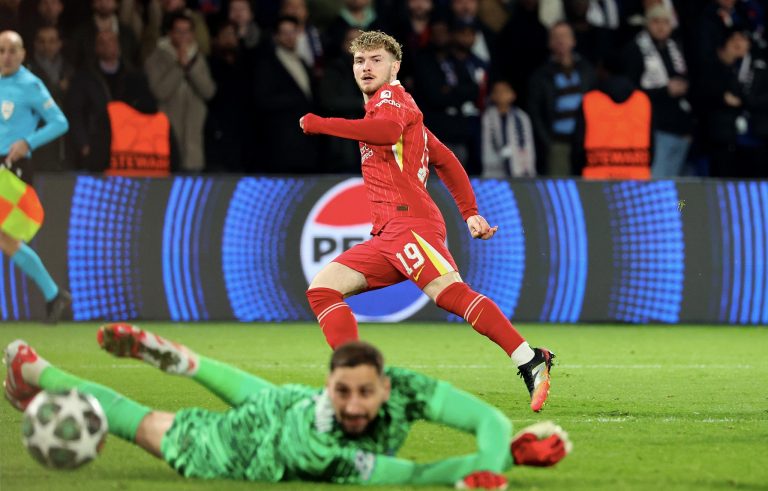 Le vainqueur de Liverpool Elliott NABS en dernier coup contre le PSG dominant