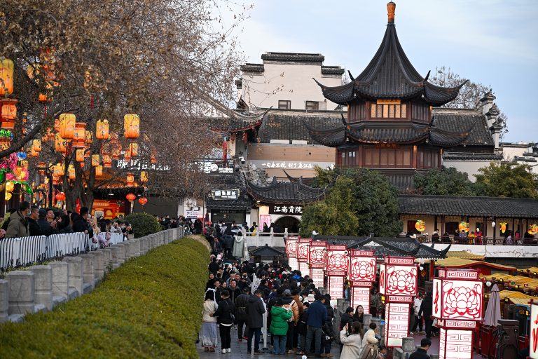 Les politiques centrées sur les gens de la Chine stimulent la croissance économique et le bien-être