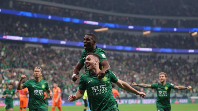 10 hommes Pékin Marche plus de 9 hommes Shandong dans CSL Clash à la maison