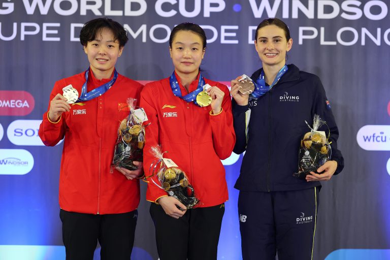 Chen Jia en Chine remporte le titre de tremplin 3M pour la Coupe du monde de plongée