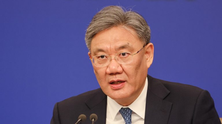 China asks the USA to immediately cancel the duties and dialogue