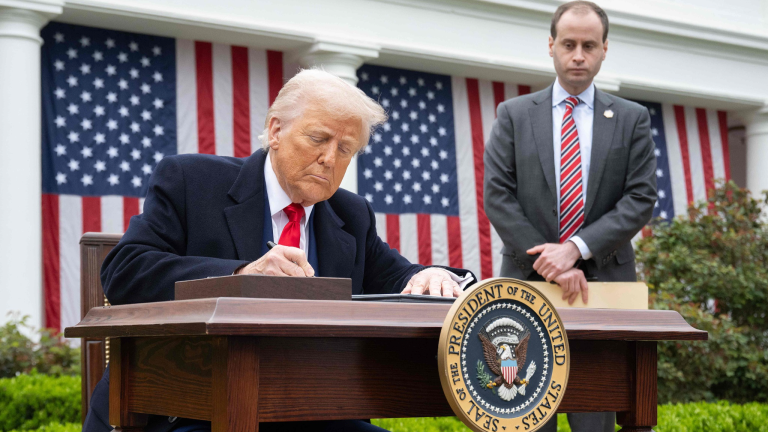 Experts: nous «nous tirera dans le pied» en raison d&rsquo;une obsession tarifaire