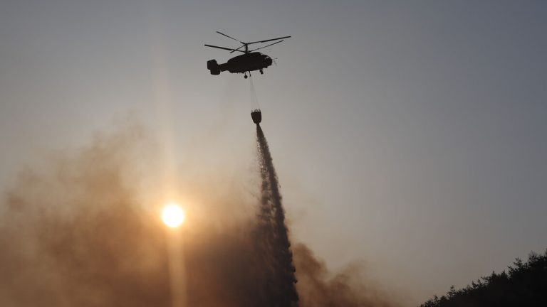 Firefighting helicopter precipitates in South Korea