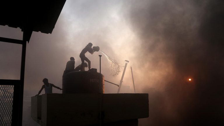 India: fire in a Calcutta hotel, at least 15 deaths