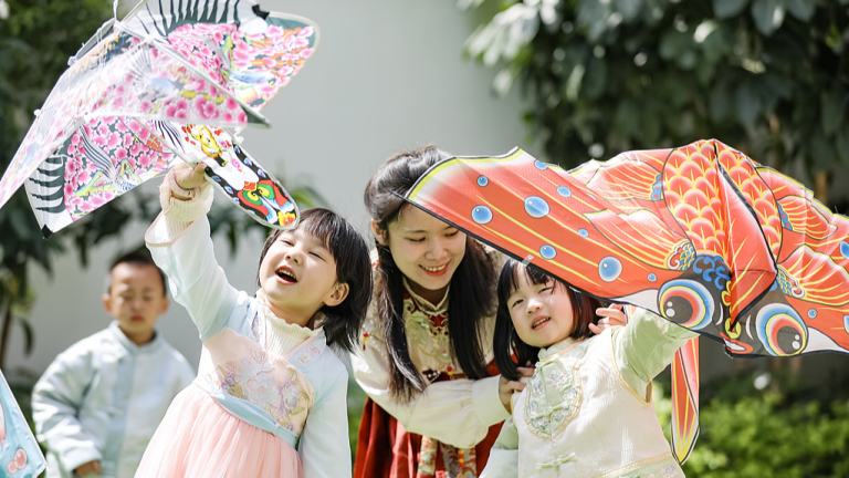 L&rsquo;art et la tradition du cerf-volant volant dans le monde