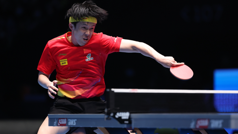 Le Wang de la Chine domine Pucar pour avancer indemne dans la Coupe du monde ITTF