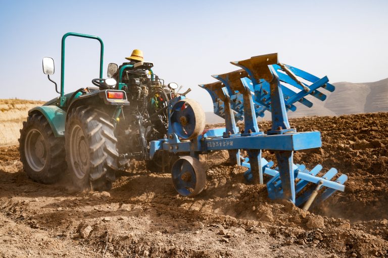 Le printemps réveille les champs: Chine sède les graines d&rsquo;une nouvelle récolte
