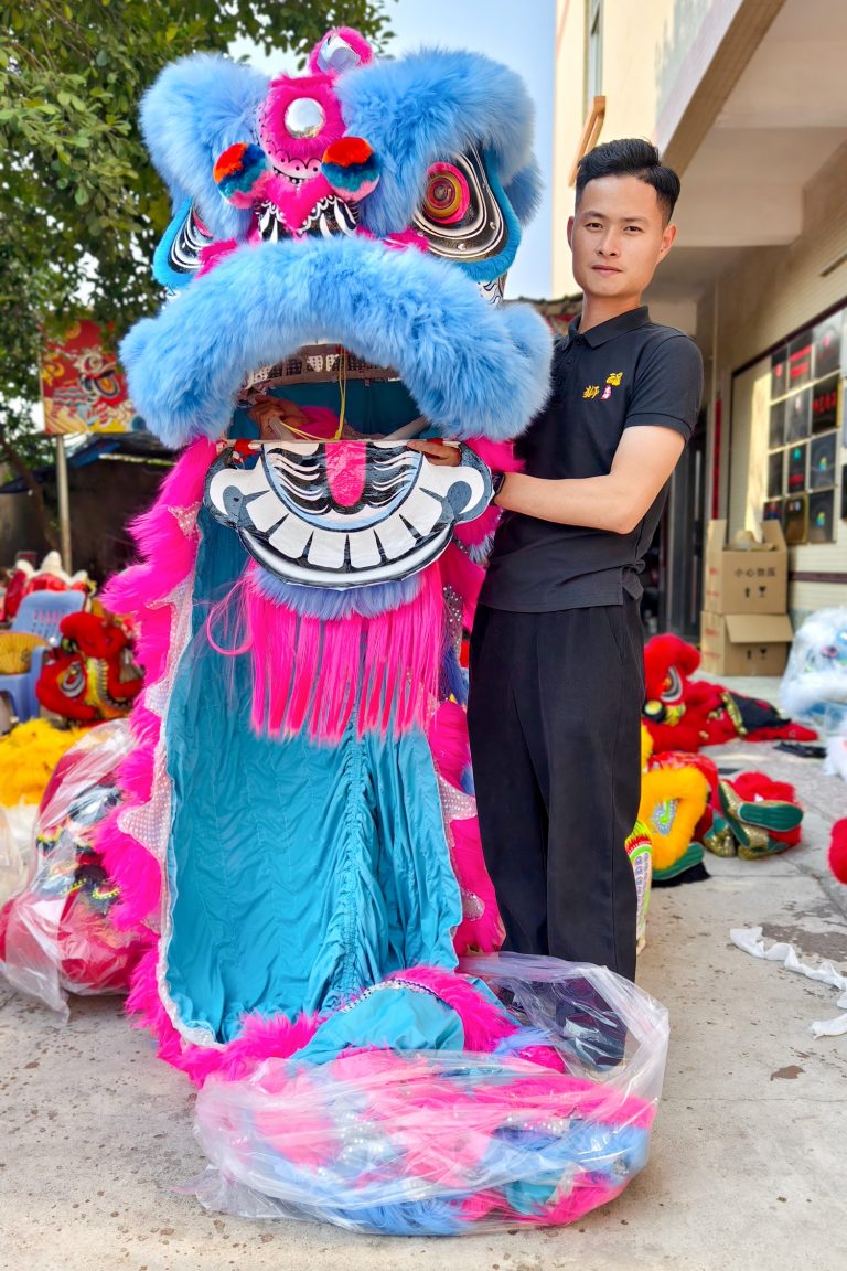 Li Zujie: allumer la tradition de danse du lion