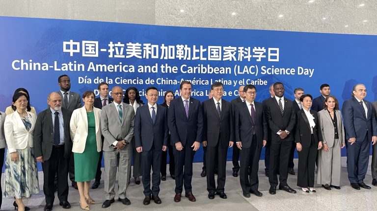 Ministre: Partnership de science-technologie à plusieurs niveaux de Chine et Lac Forge