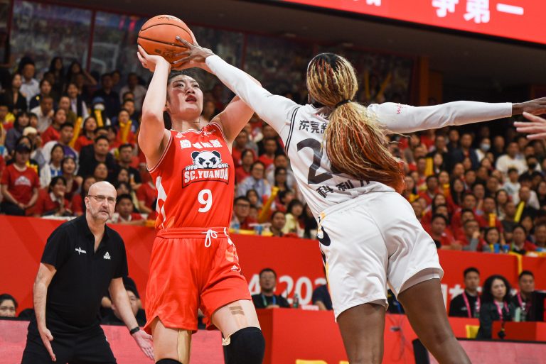 Sichuan a battu Dongguan dans le match 3 de la finale de la WCBA, Keep Series Alive