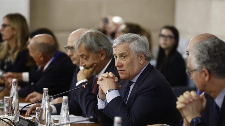 Tajani opens Italy Expo pavilion, strengthens presence