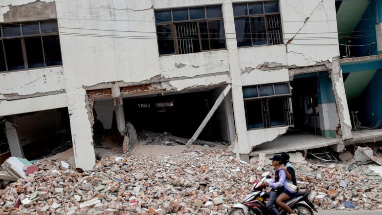 The victims of the Myanmar earthquake of 28 March rise to 3,706