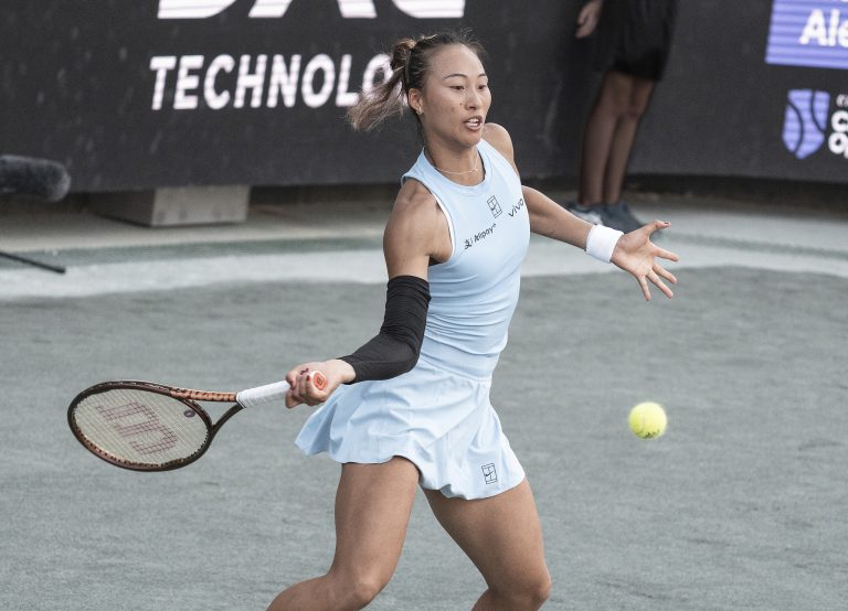 Zheng Qinwen éliminé de Charleston Open par Ekaterina Alexandrova