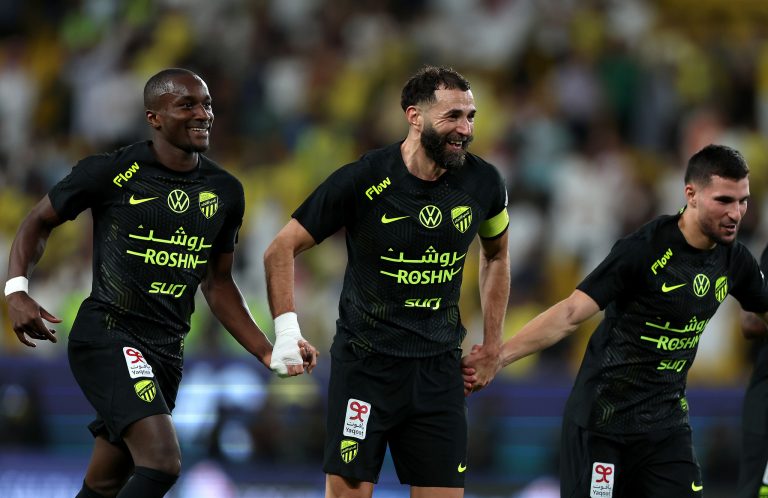 Al Ittihad se bat contre deux buts pour battre Al Nassr de Ronaldo