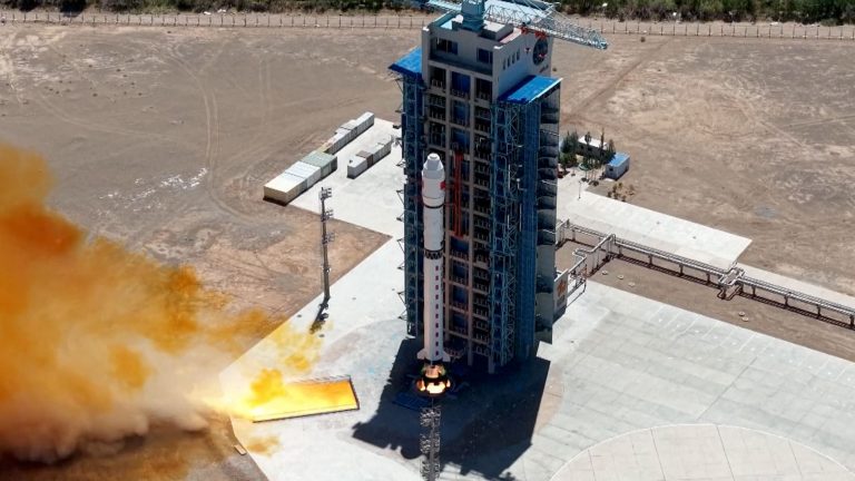 La Chine lance le premier lot de constellation de satellite de calcul spatial
