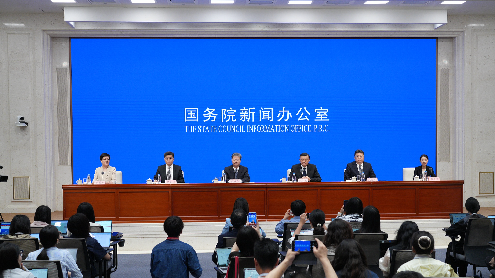 Une conférence de presse devrait introduire de nouvelles mesures visant à accélérer les efforts de rénovation urbaine de la Chine à Pékin, le 20 mai 2025. / VCG