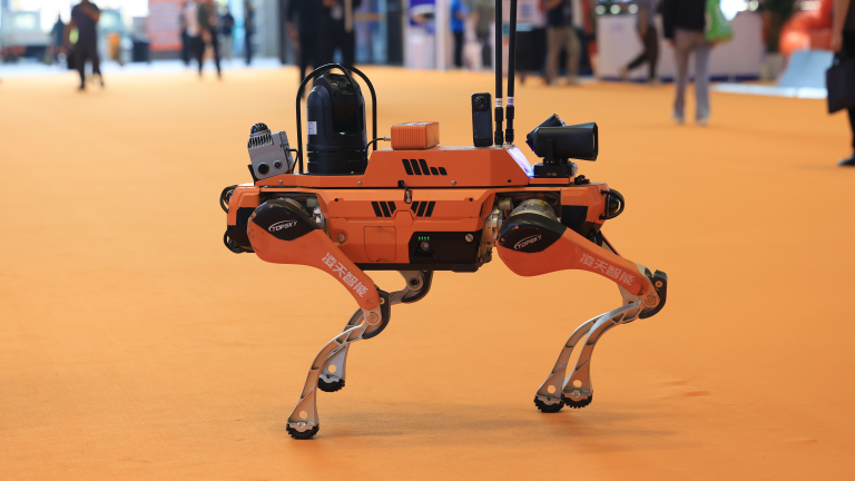 Les drones et les robots occupent le devant de la scène à Shanghai EdRr Expo