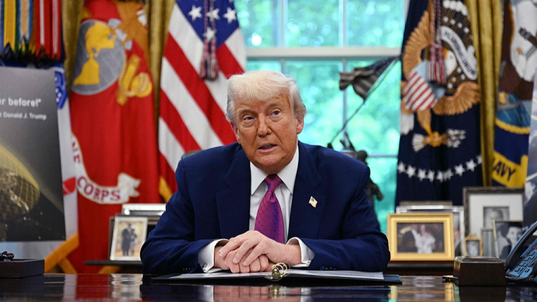 Les tiques de cote d&rsquo;approbation de Trump plus bas