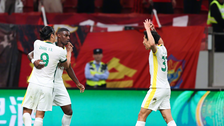 Pékin Guoan a surmonté le port de Shanghai pour rester invaincu dans CSL