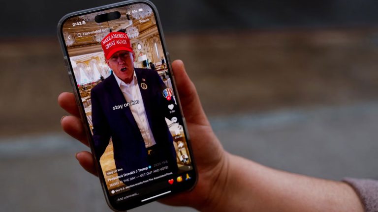 Trump dit qu&rsquo;il prolongera la date limite de Tiktok si aucun accord n&rsquo;est conclu avant le 19 juin