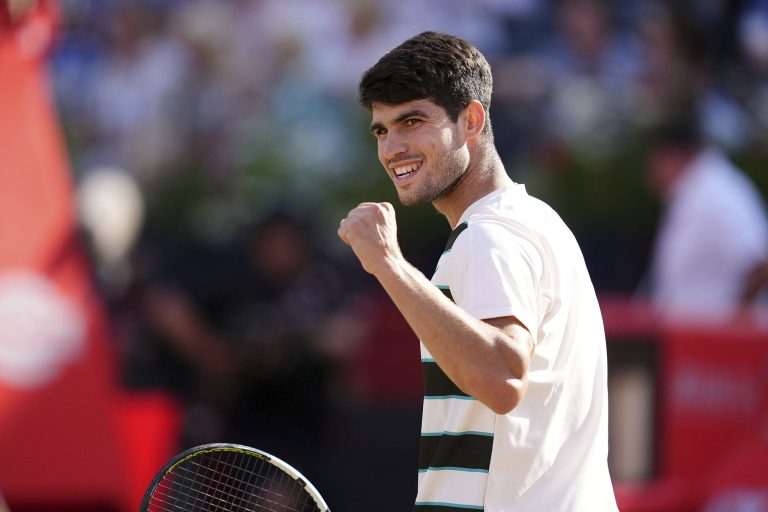 Carlos Alcaraz met en place la confrontation du titre du club de Queen&rsquo;s avec Jiri Lehecka