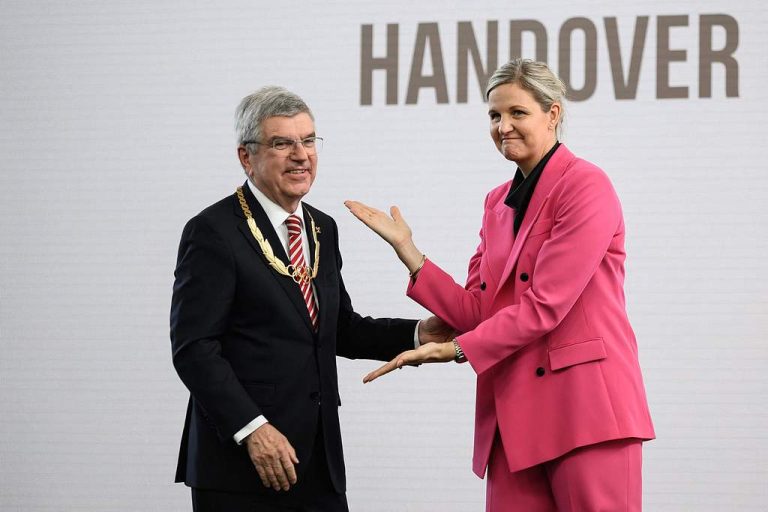 Coventry prend ses fonctions en tant que nouveau président du CIO, succède à Bach