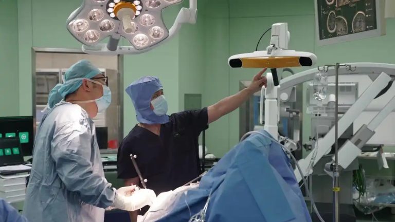 La Chine mène un premier essai clinique prospectif de BCI invasif