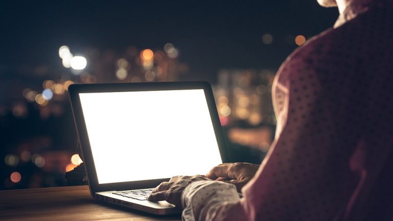 L&rsquo;étude trouve un lien entre la lumière artificielle nocturne et la dépression