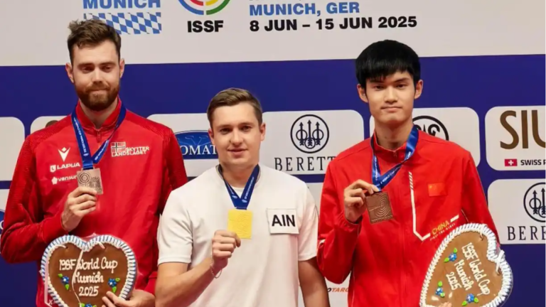 Sheng Lihao gagne le bronze de fusil à air de 10 m pour hommes lors de la Coupe du monde à Munich