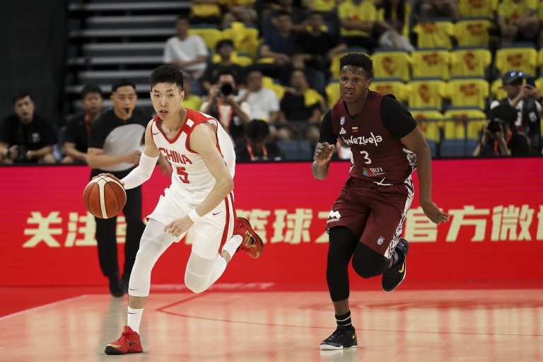 China Crush Venezuela 77-49 à Hangzhou Échauffement avant la Fiba Asia Cup
