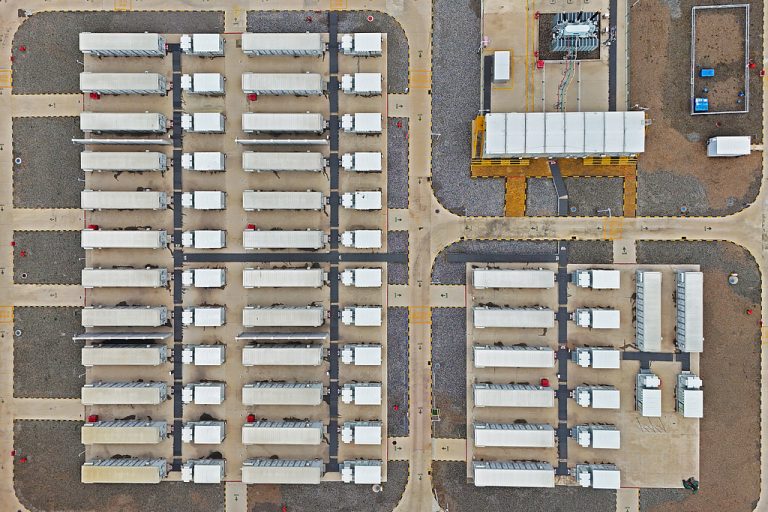 Comment le stockage d&rsquo;énergie dirigé par l&rsquo;IA alimente l&rsquo;ambition du «double carbone» de la Chine