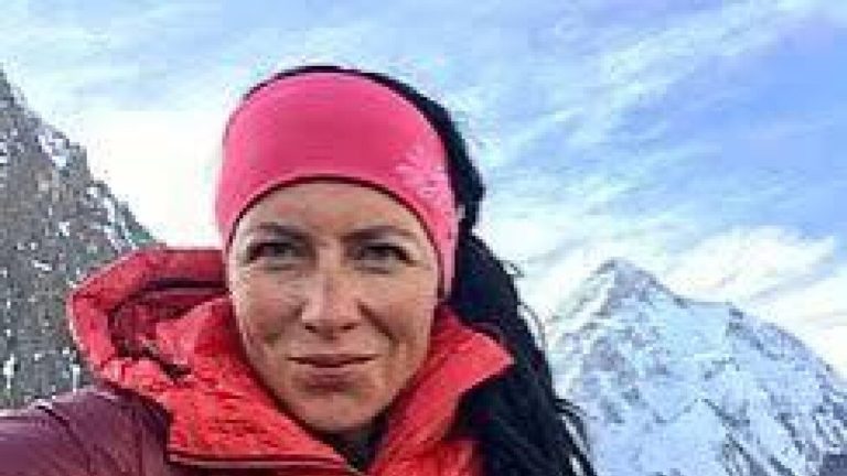 Czech mountaineer Kolouchova precipitates from Nanga Parbat and dies