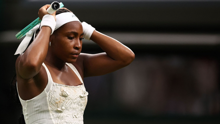 Gauff subit un choc au premier tour, Swiatek marche à Wimbledon