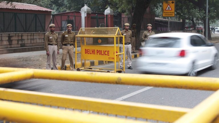 He passed off for ambassador fictitious countries, Indian arrested