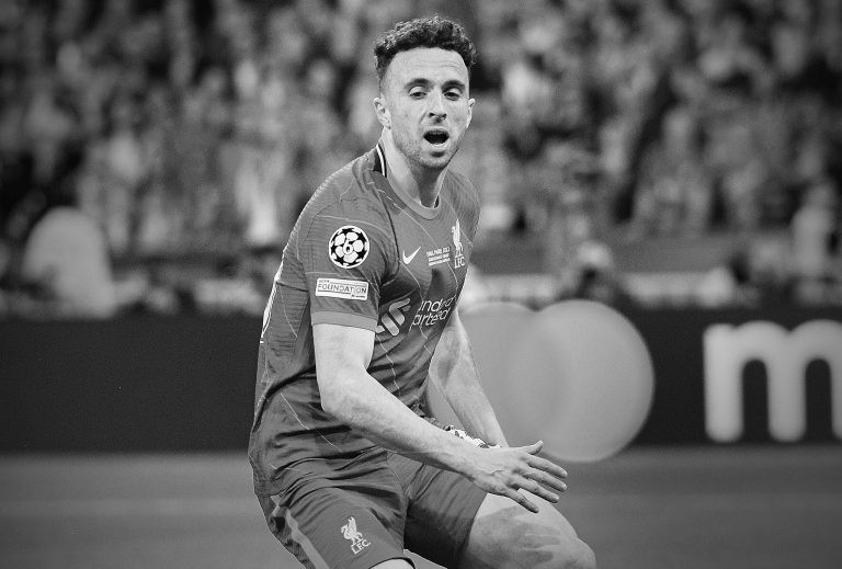 Le joueur de Liverpool Diogo Jota et son frère ont tué un accident de voiture