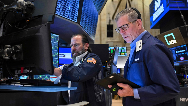 Les actions américaines se ferment plus bas avant la décision de la Fed