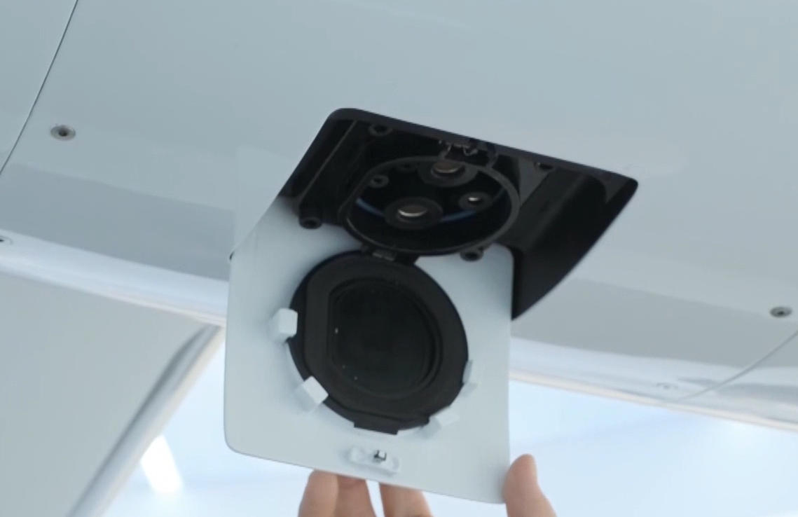 Un port de charge EV standard est vu sur un Evtol. / Cmg