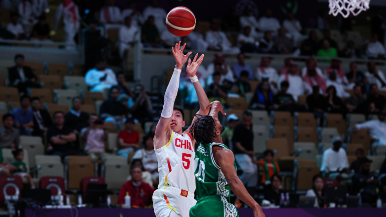 China Beat Tournament Hosts Saudi Arabie 93-88 dans l&rsquo;ouvreur de la Fiba Asia Cup