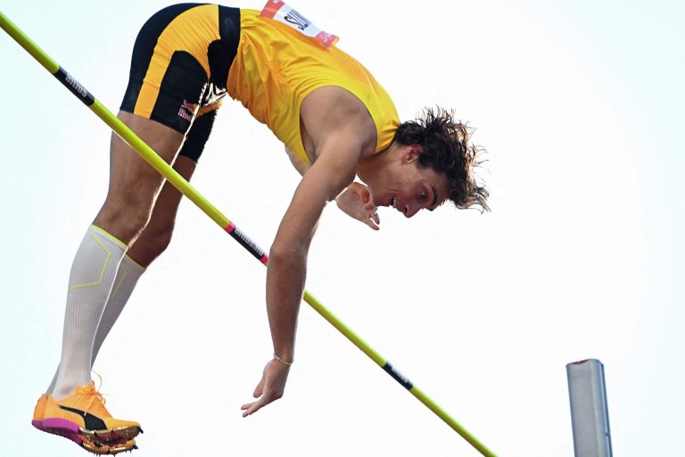 Duplantis soulève son record du monde du saut à la perche à 6,29 m à Budapest