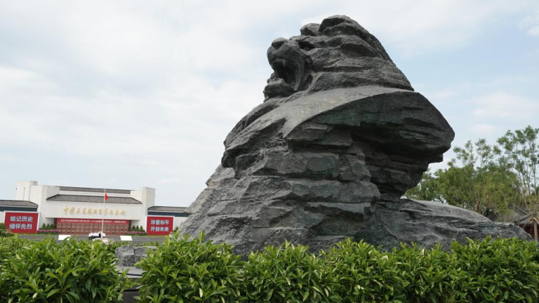 Guerre de résistance: une épopée de bravoure, d&rsquo;unité et d&rsquo;ampli; persévérance